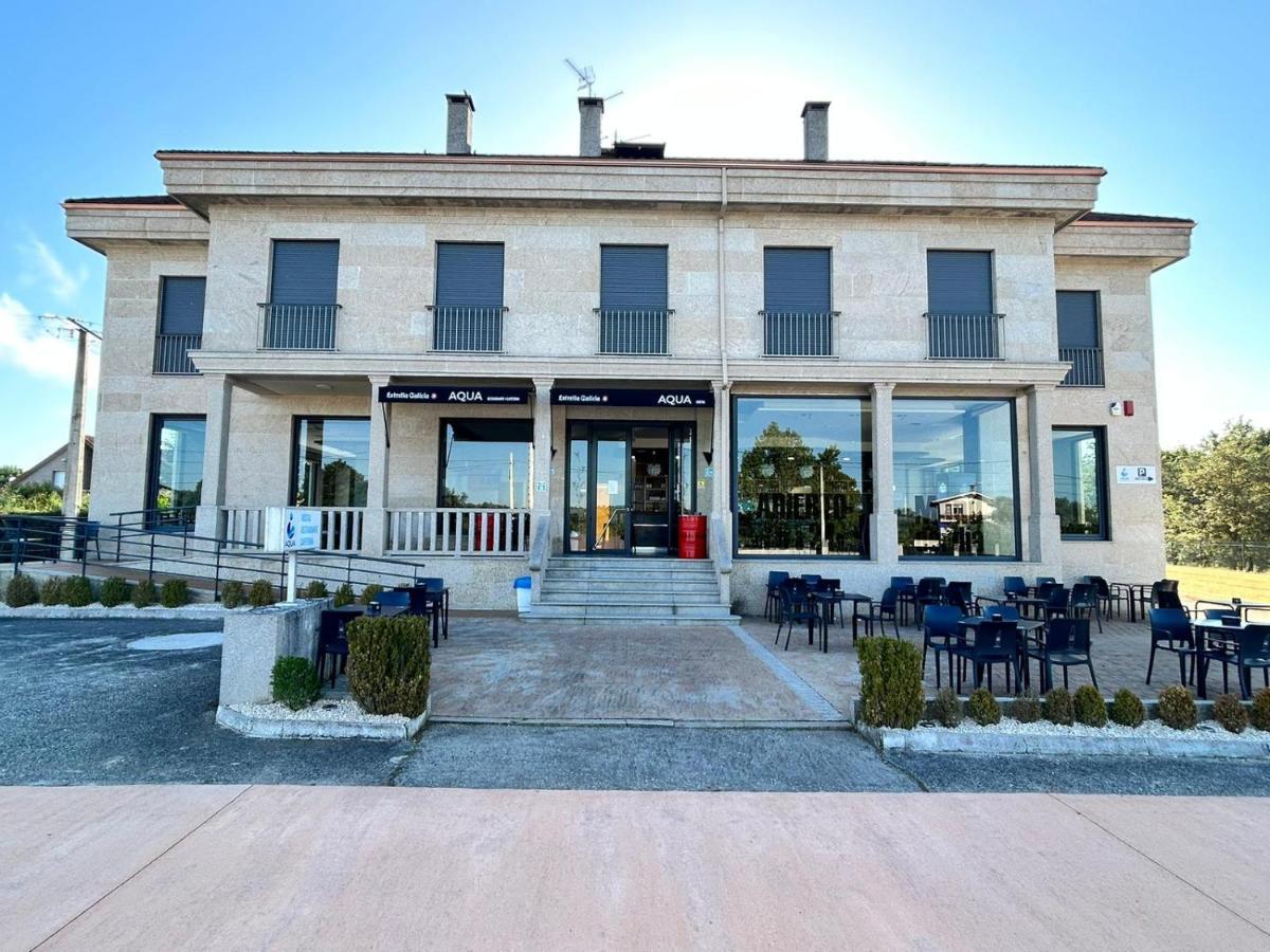 אורנסה Hostal Restaurante Aqua מראה חיצוני תמונה
