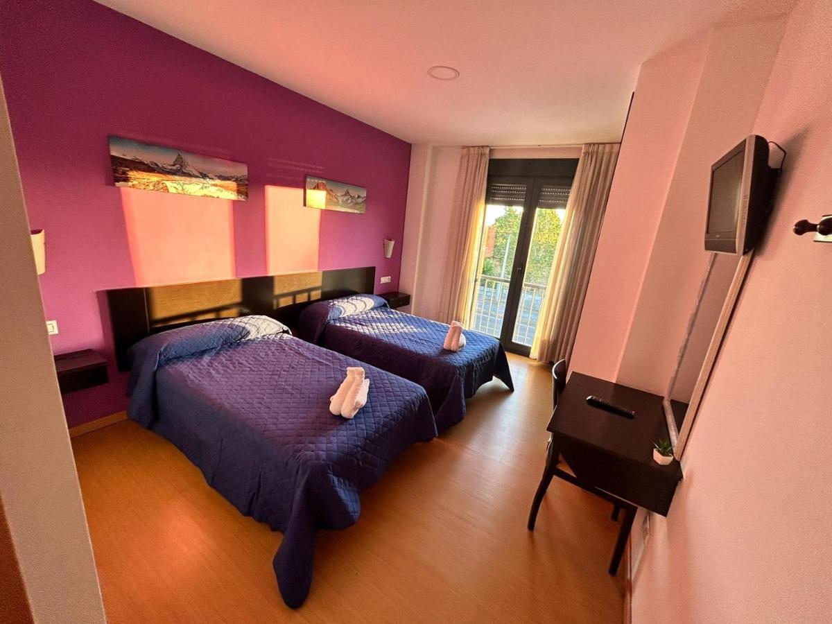 אורנסה Hostal Restaurante Aqua מראה חיצוני תמונה
