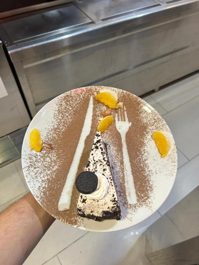 אורנסה Hostal Restaurante Aqua מראה חיצוני תמונה