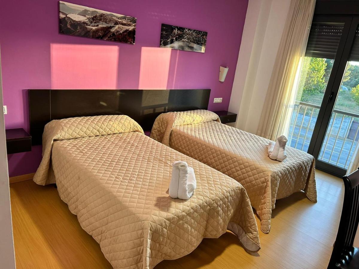 אורנסה Hostal Restaurante Aqua מראה חיצוני תמונה